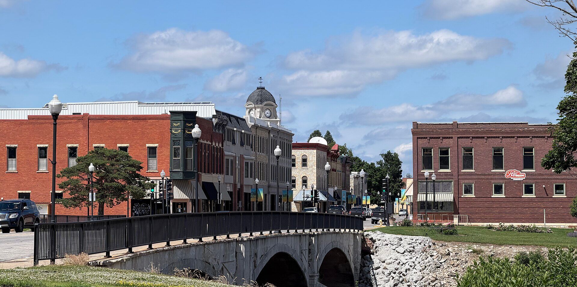Charles City, iowa, featuring Charles City, Iowa - Charles City is a city in and the county seat of Floyd County, Iowa, United States. and Charles City College - Charles City College was a private liberal arts college that operated from 1967 to 1968 in Charles City, Iowa., web design agency service area photo